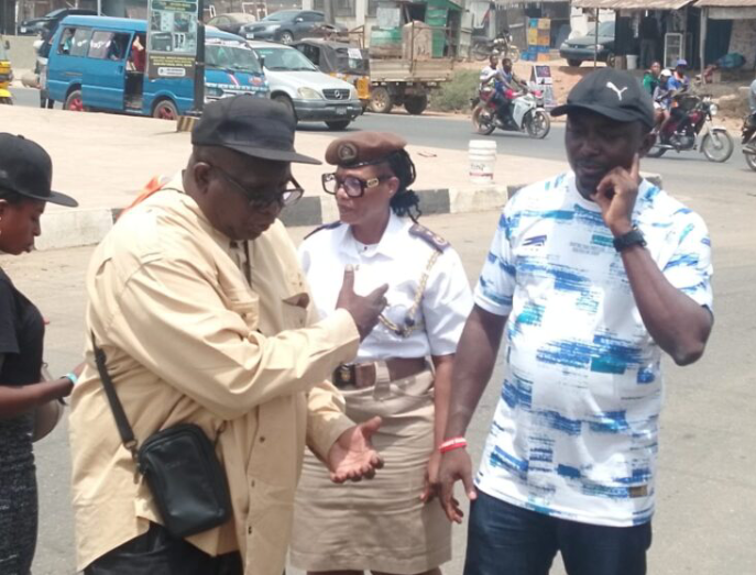 Oyo Govt. Partners Theophilus Akinyele Family on 10-Day Road Cleanup